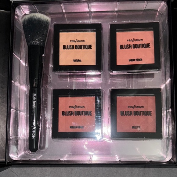 Profusion Cosmetics Pink and Orange Blush Palette - Picture 4 of 5